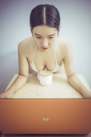超碰在线_BD韩语高清电影在线
