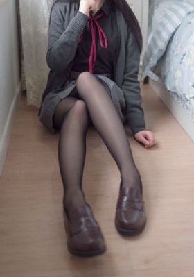 制服丝袜电影一区二区_国产剧完整视频观看